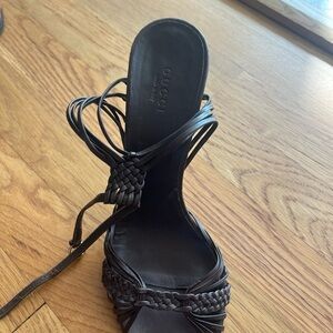 Gucci Black Heels with Polished Leather Finish